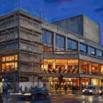Modernistisches Opernhaus mit Baugeruest im Stil eines architektonischen Gemaeldes